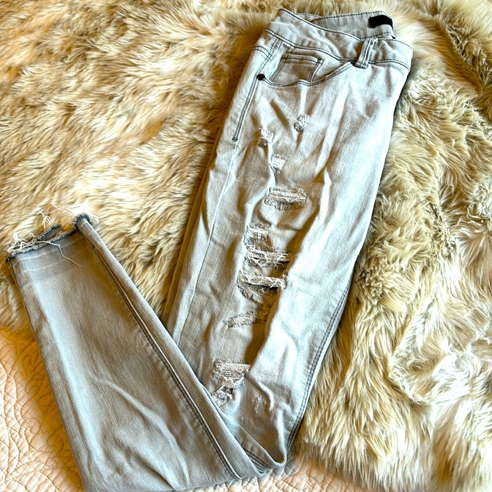 Women’s size 2 grey destroyed denim jeans. See all photos for details. *2